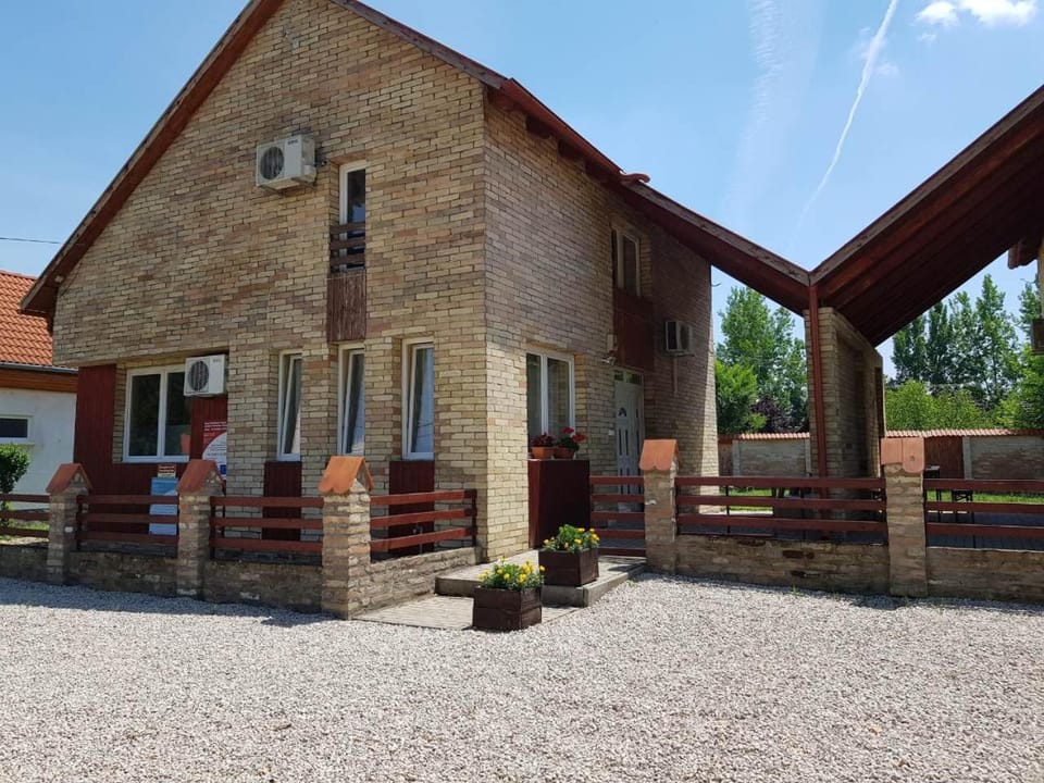 Property building, Street view