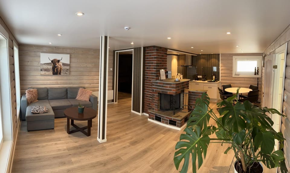 Kitchen or kitchenette, Living room