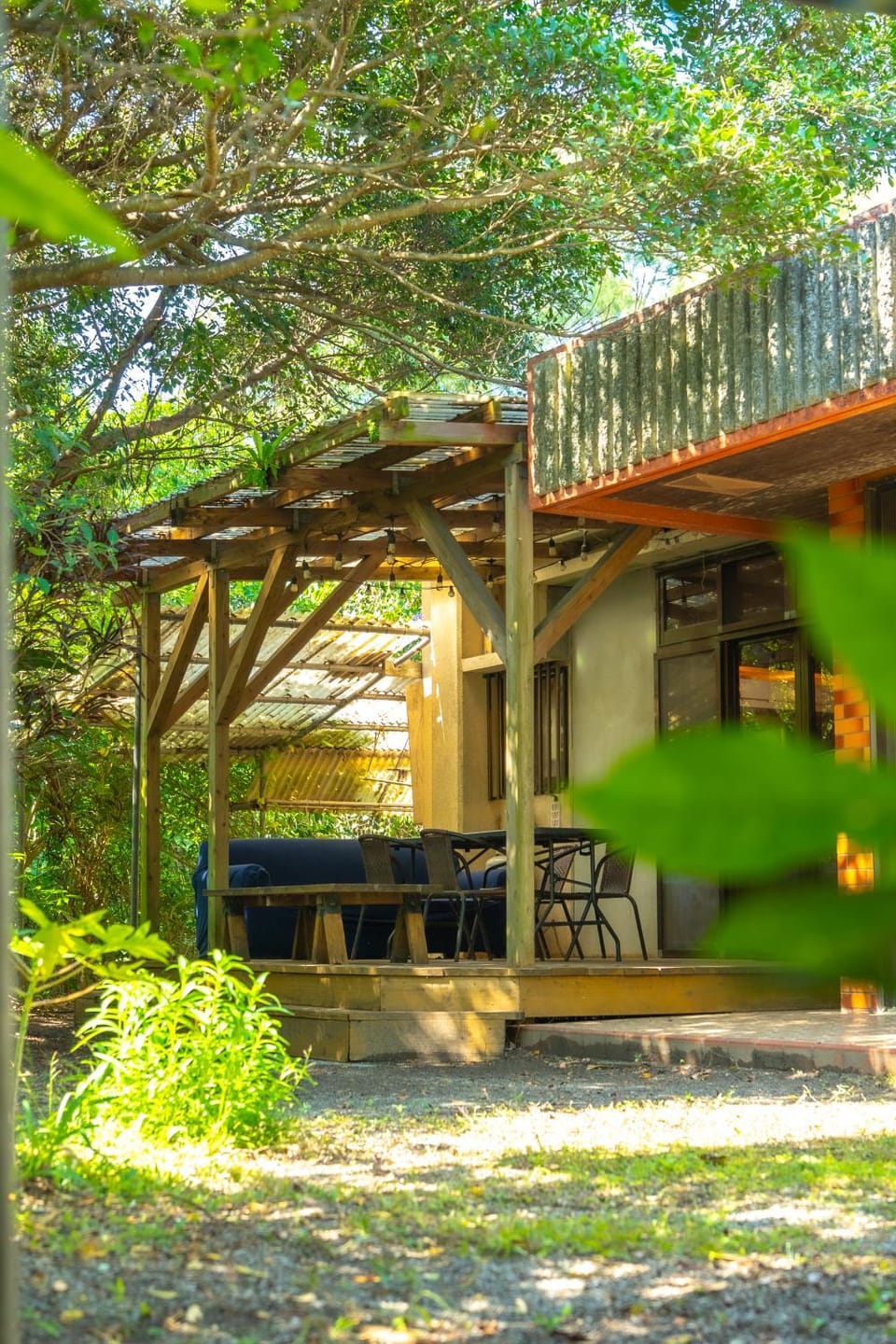 Property building, Day, Garden, Balcony/Terrace