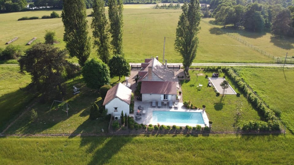 Le Montillon House in Centre-Val de Loire
