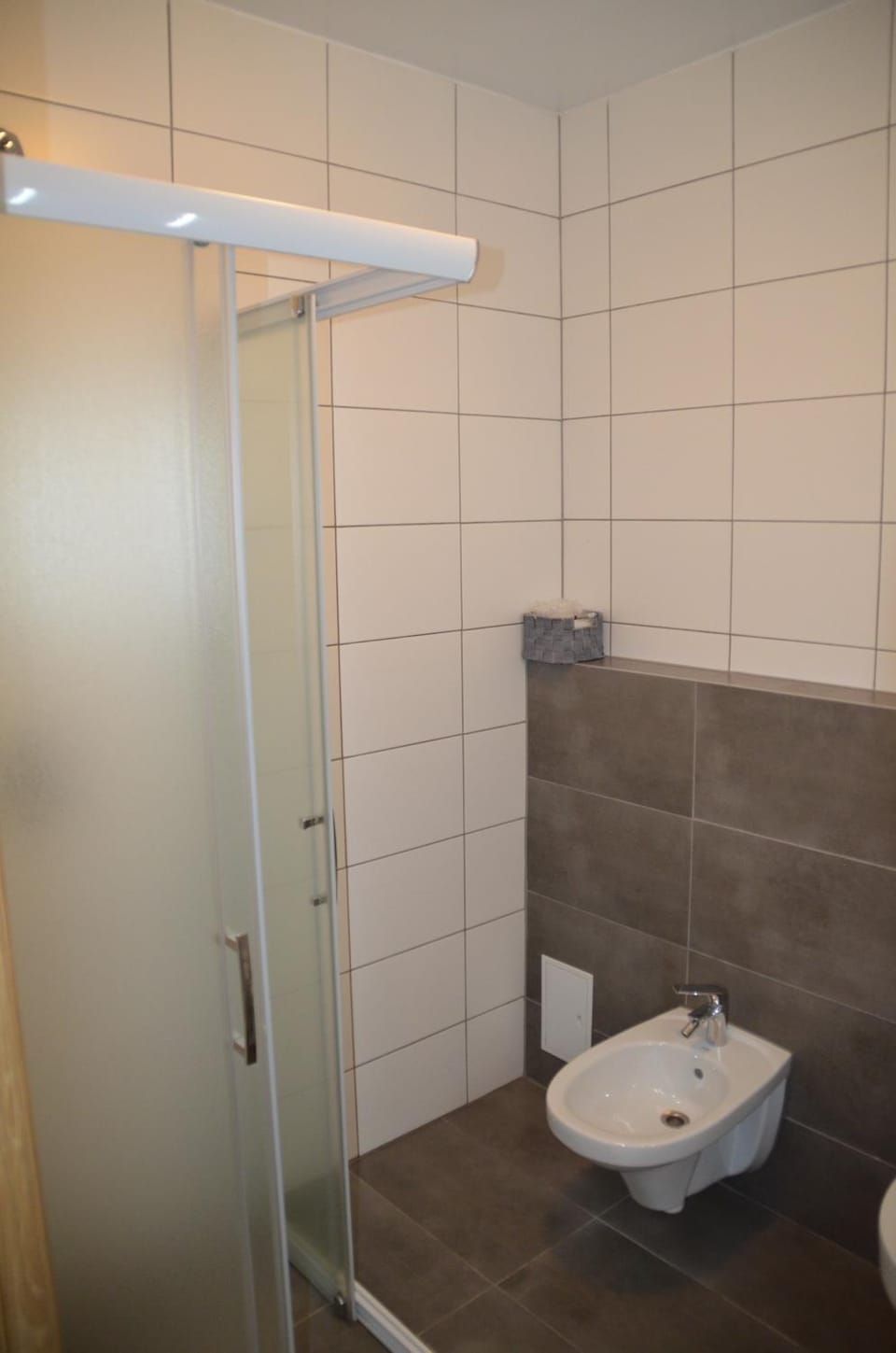 Bathroom, Photo of the whole room