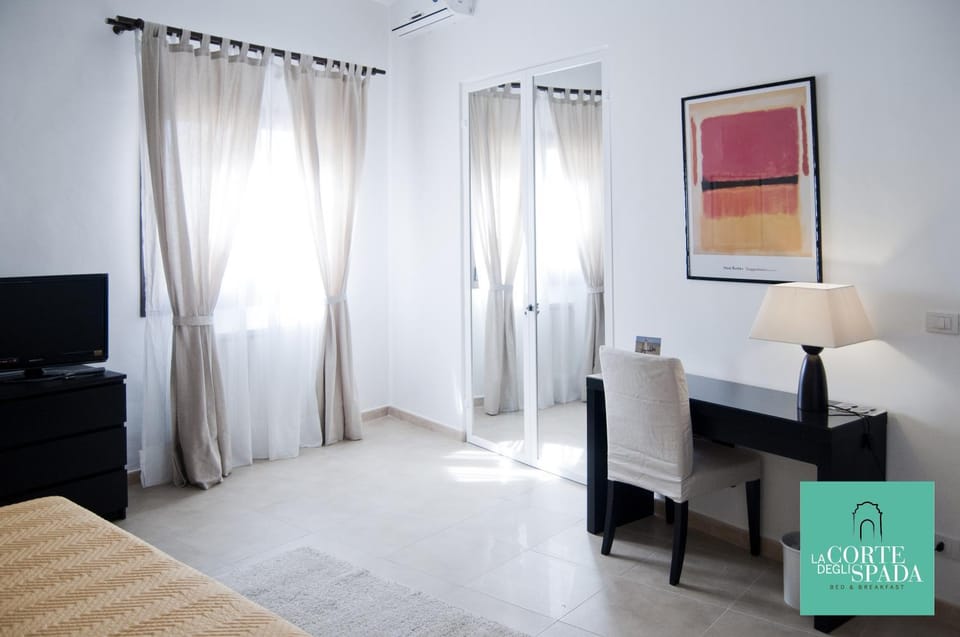 Bed, Photo of the whole room