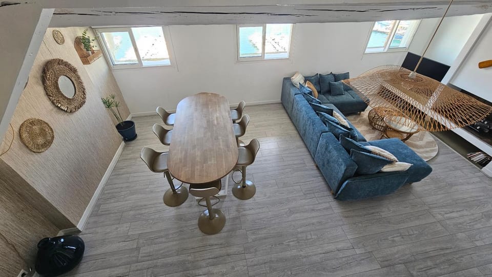 Superbe Loft vue Vieux Port en 1ère ligne Apartment in Marseille