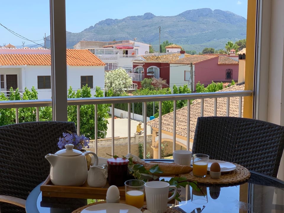 Balcony/Terrace, Mountain view