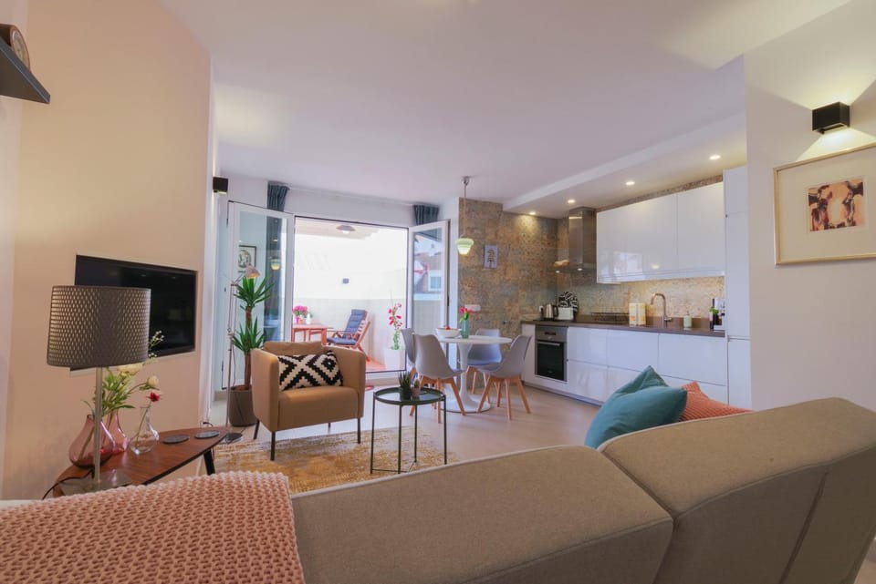 Kitchen or kitchenette, Living room, Dining area