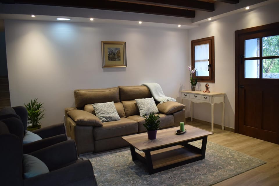 L'Arbolea de Rodiles Country House in Asturias