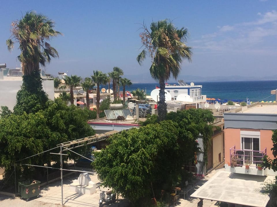 Balcony/Terrace, Sea view, Street view