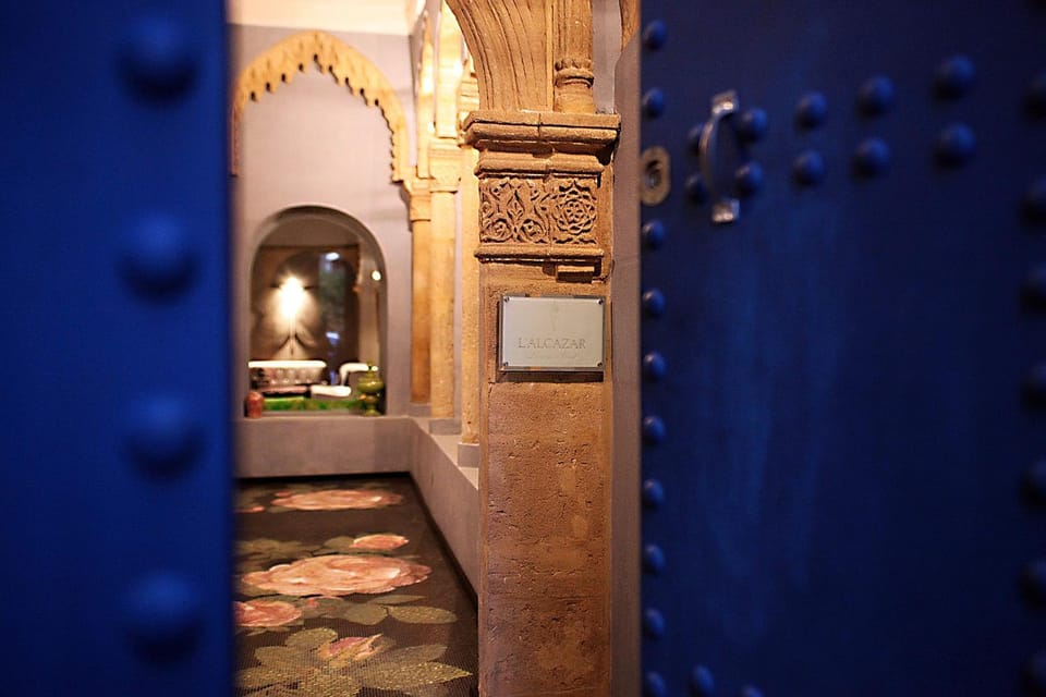 Facade/entrance, Decorative detail
