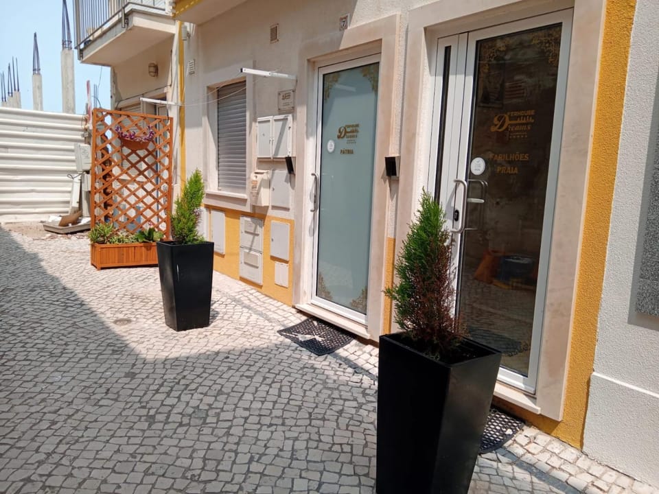 FerhouseDreams-Praia Apartment in Nazaré