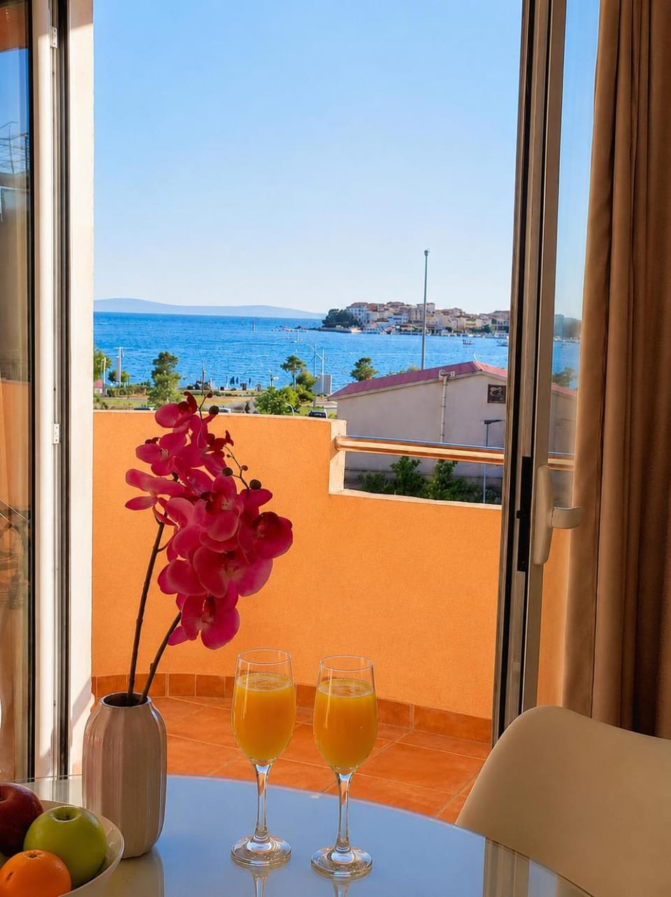 Orange House Apartment in Podstrana