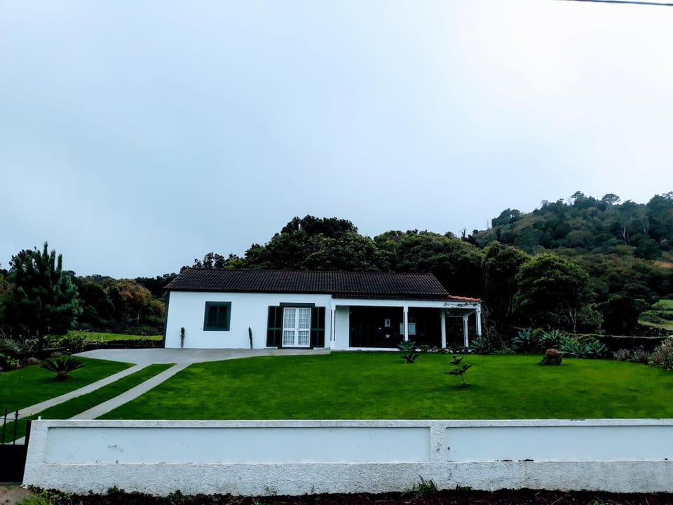 Patio, Facade/entrance, BBQ facilities, Balcony/Terrace