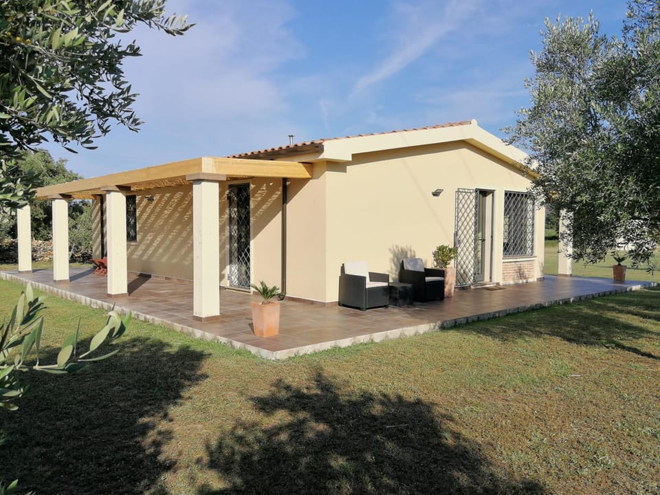 I due Ulivi - strada per La Caletta Country House in Sardinia