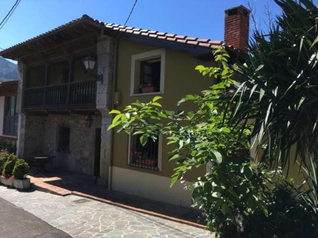 Casa del Mayón House in Asturias