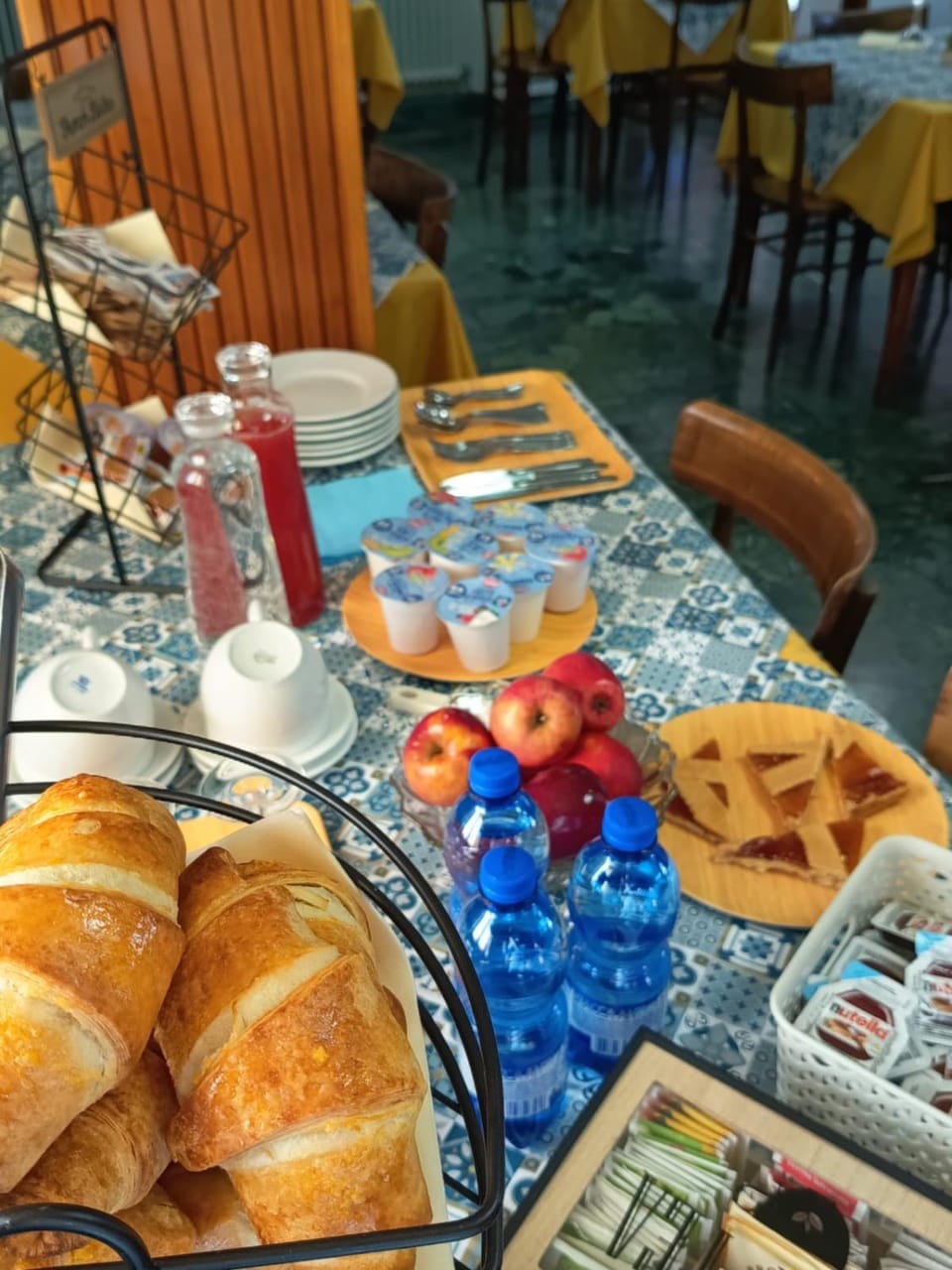 Food and drinks, Food, Breakfast, Continental breakfast, Buffet breakfast