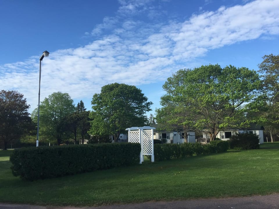 Lakeview Lodge and Cottages House in Prince Edward County
