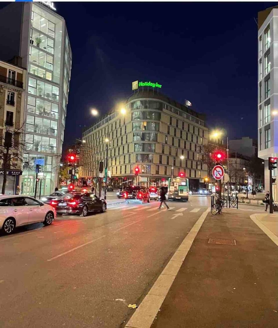 Week-end Porte de Clichy Apartment in Clichy