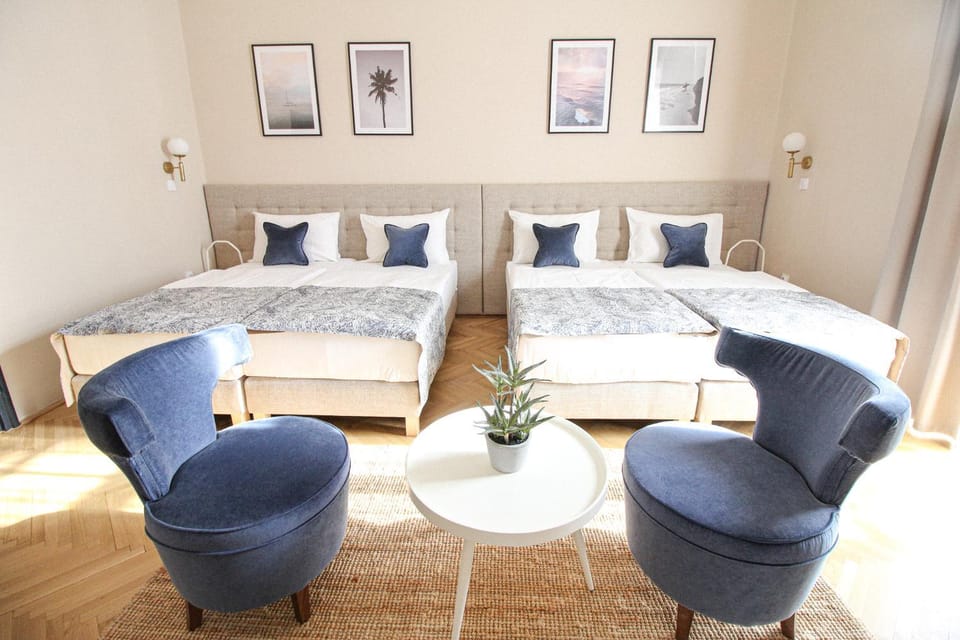 Seating area, Bedroom