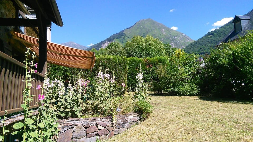 Patio, BBQ facilities, Balcony/Terrace, Garden view, Mountain view