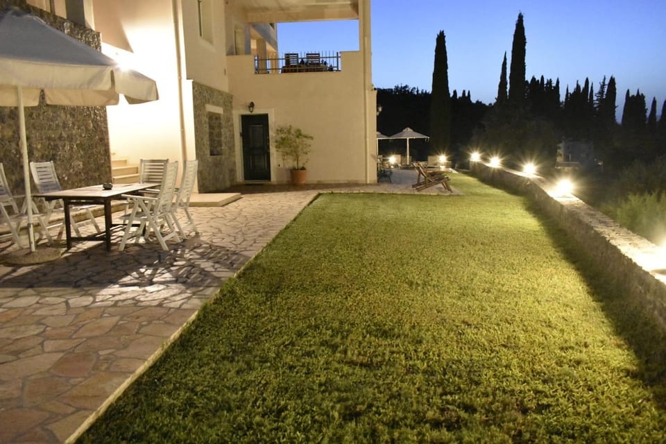 Night, Garden, Dining area, City view, Lake view, Landmark view, Sea view, Sunset