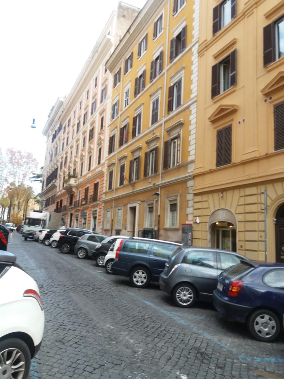 Facade/entrance, Neighbourhood, Other, Street view