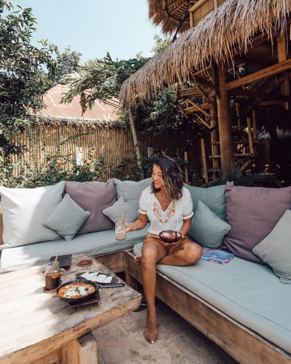 Patio, People, Garden, Dining area, Food, Drinks, Non alcoholic drinks