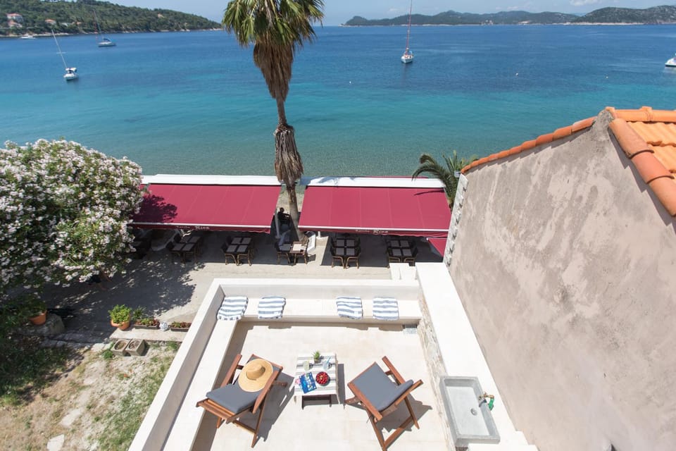 Balcony/Terrace, Garden view, Street view