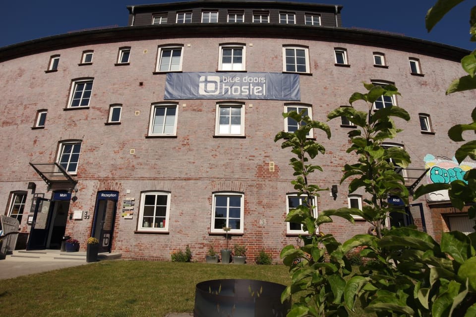 Property building, Facade/entrance