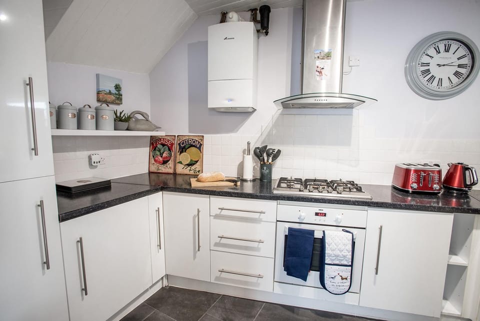 Newly renovated Old bakery House in Bath, 3 Bedroom, FREE Parking House in Bath