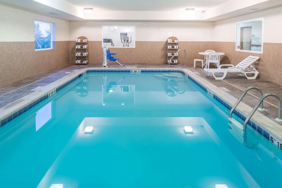 On site, Pool view, Swimming pool
