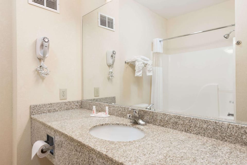 Bathroom, Photo of the whole room, On site