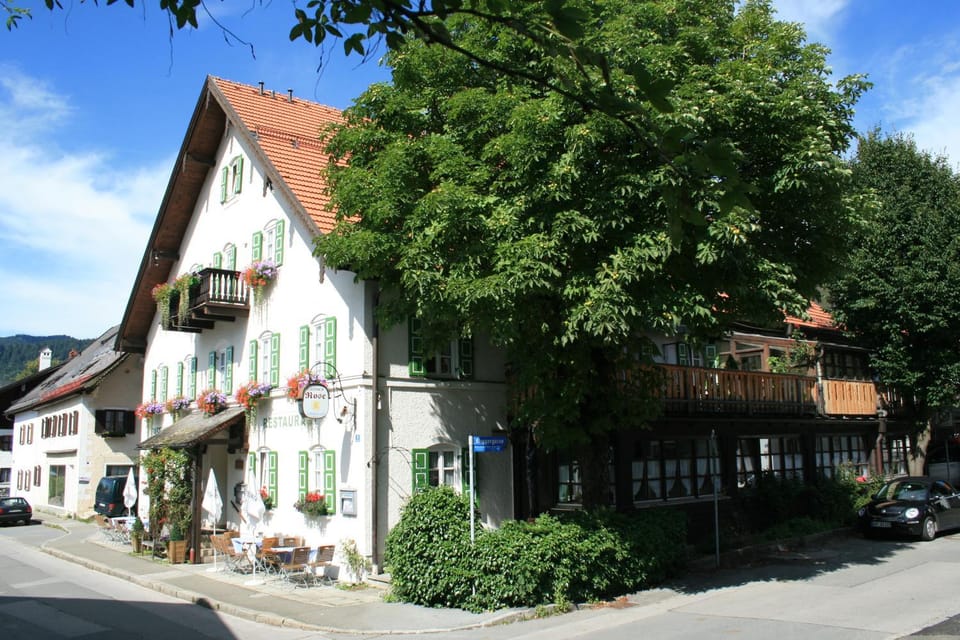 Facade/entrance, Street view