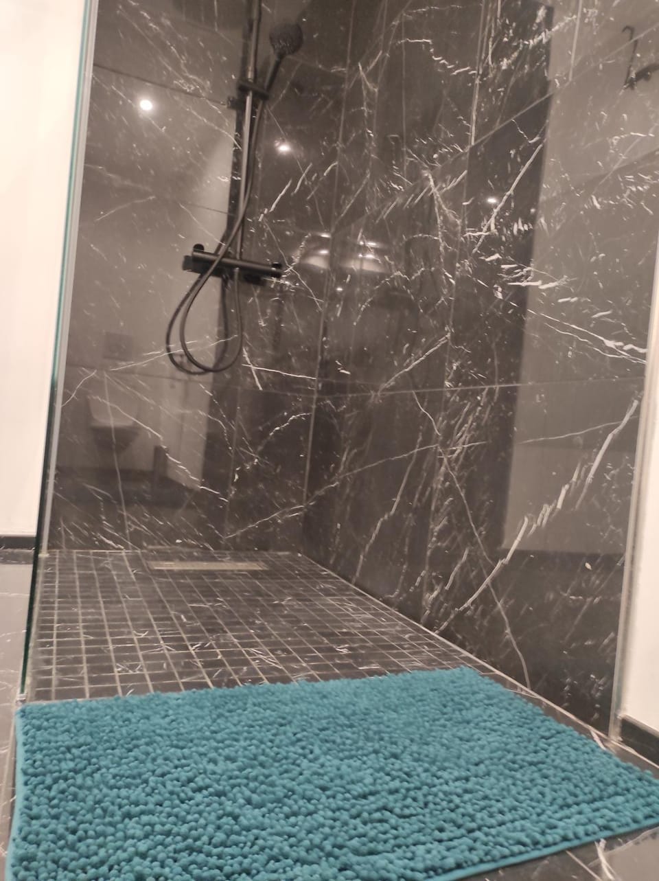 Modern'Hôtel - Centre ville - SNCF Hotel in Valenciennes