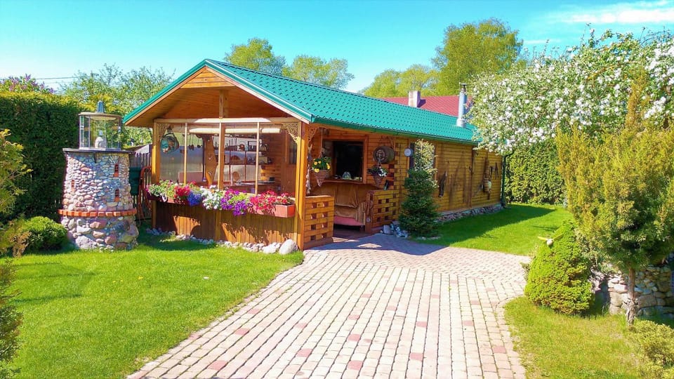 Property building, Facade/entrance, Garden, Garden view, Breakfast