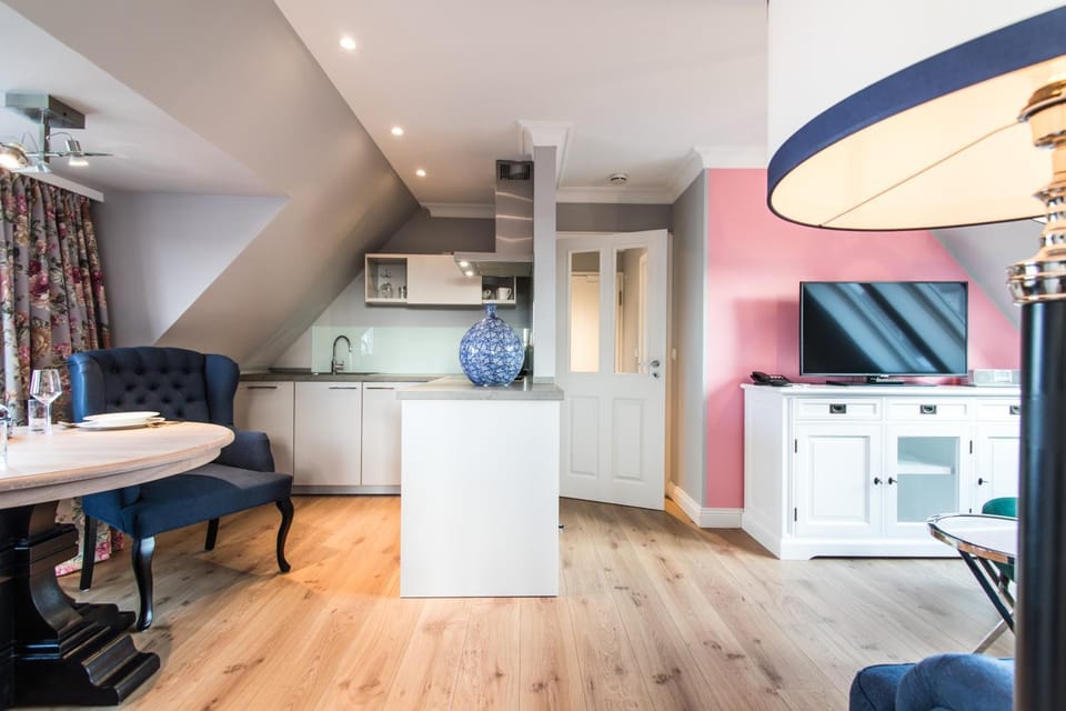 Kitchen or kitchenette, Living room, Dining area