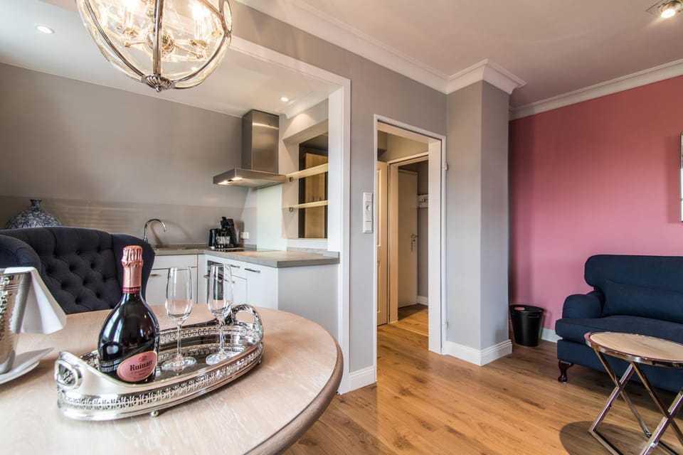 Kitchen or kitchenette, Living room, Dining area