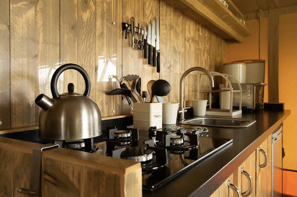 Coffee/tea facilities, Kitchen or kitchenette
