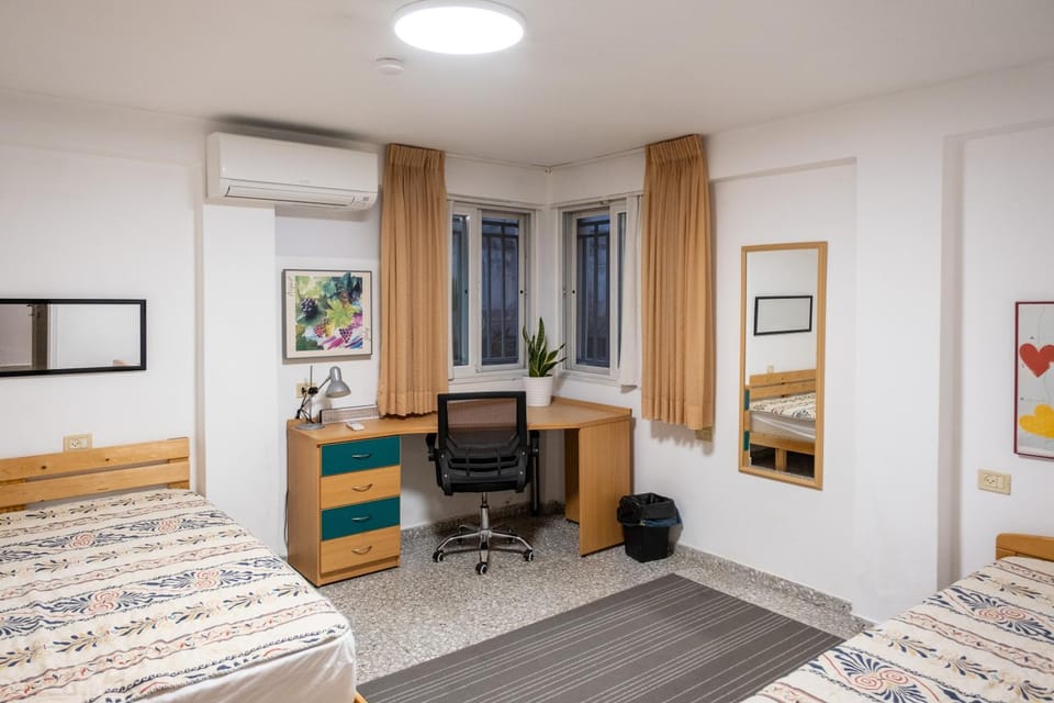 Bedroom, air conditioner
