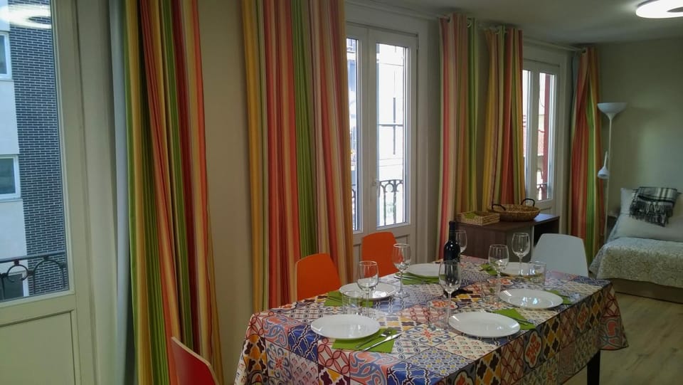 Living room, Dining area, hair dresser