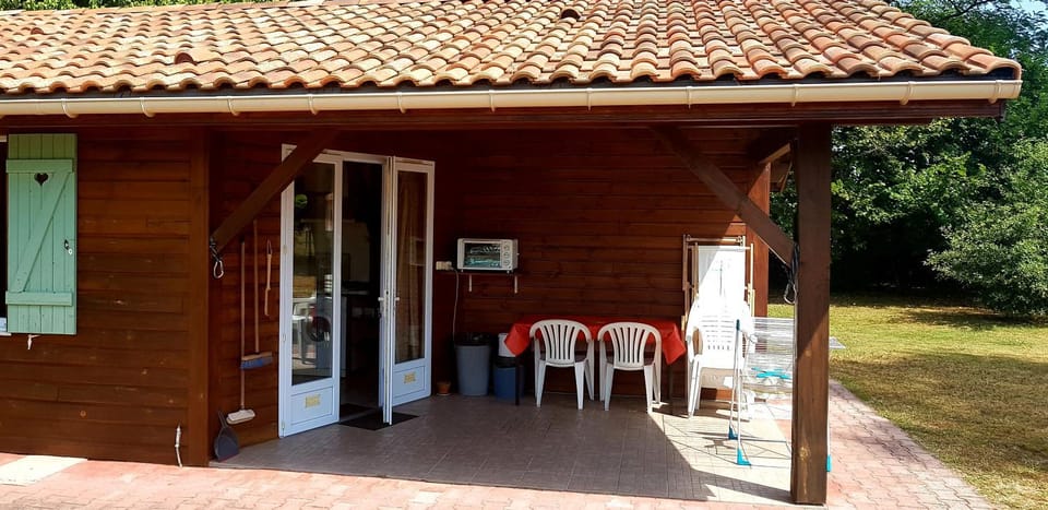 Chalet Saint Julien en Born Chalet in Saint-Julien-en-Born