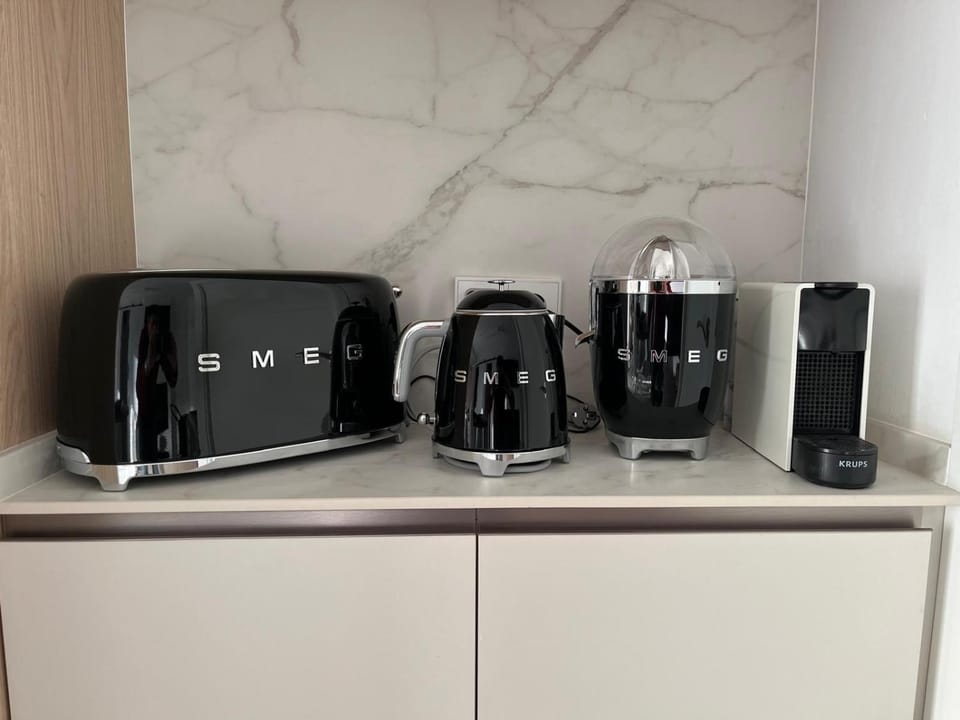 Coffee/tea facilities, Breakfast, toaster