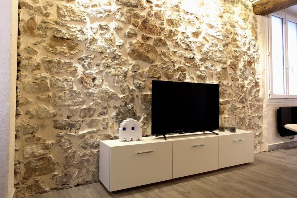 GregBnb - T2 Ancien et moderne - 15min Gare Apartment in Toulon