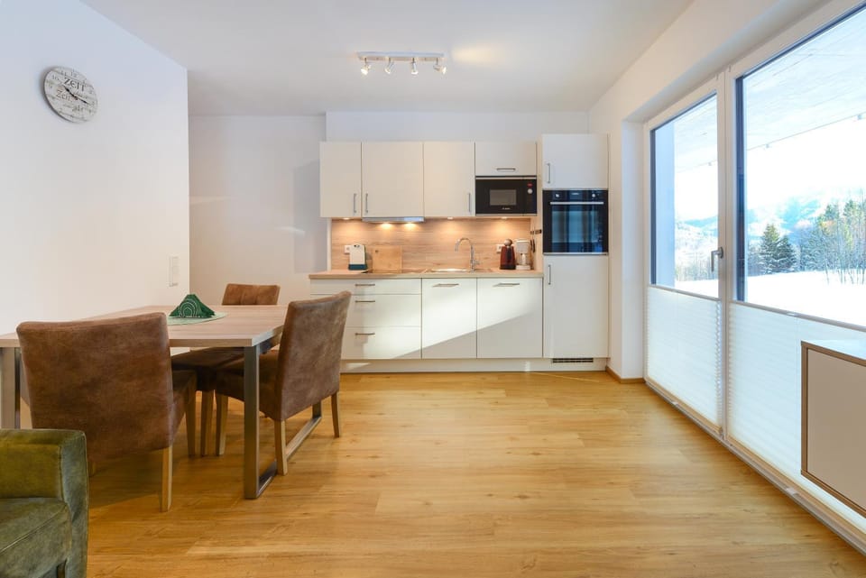 Living room, Food, kitchen