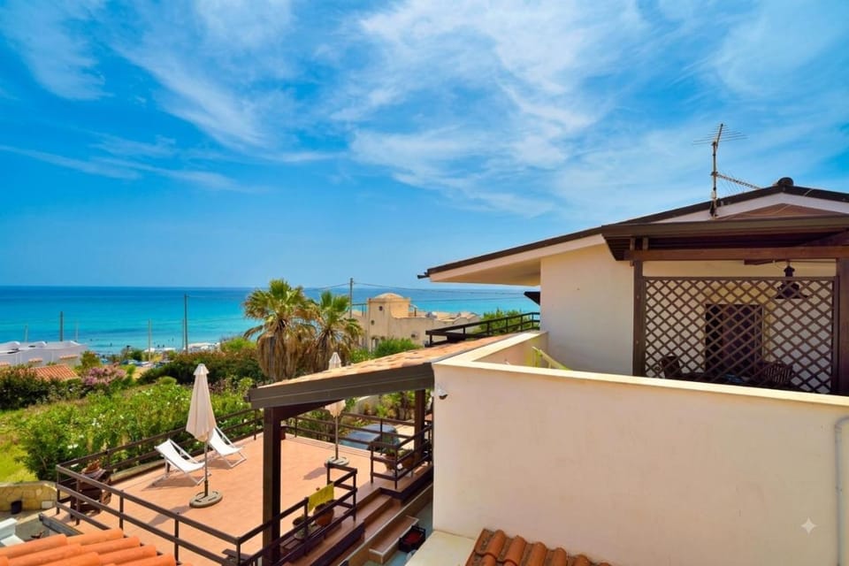 Tra Cielo e Mare - San Lorenzo Apartment in Sicily