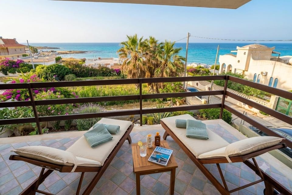 Tra Cielo e Mare - San Lorenzo Apartment in Sicily