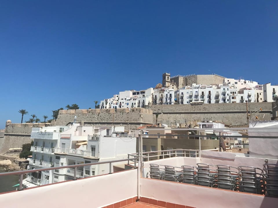 City view, Sea view