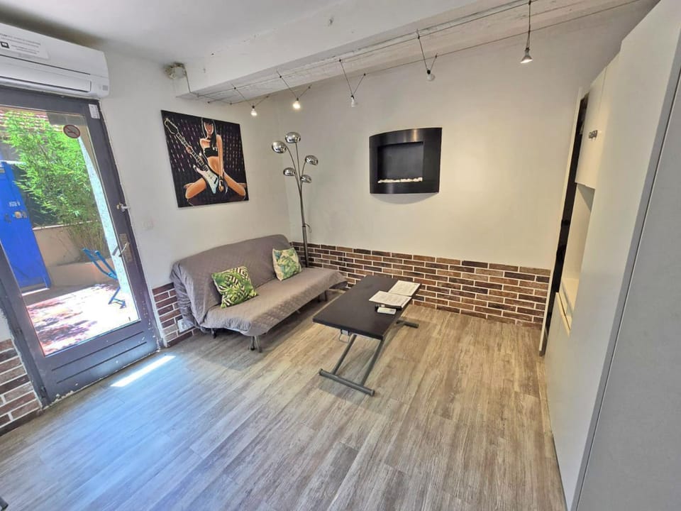 GregBnb - Studio 25m2 - Terasse 30m2 - CLIMATISÉ Apartment in Toulon