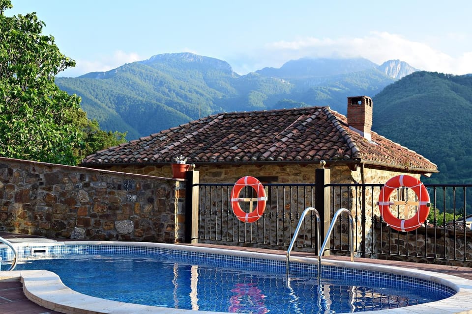 Balcony/Terrace, Mountain view, Swimming pool