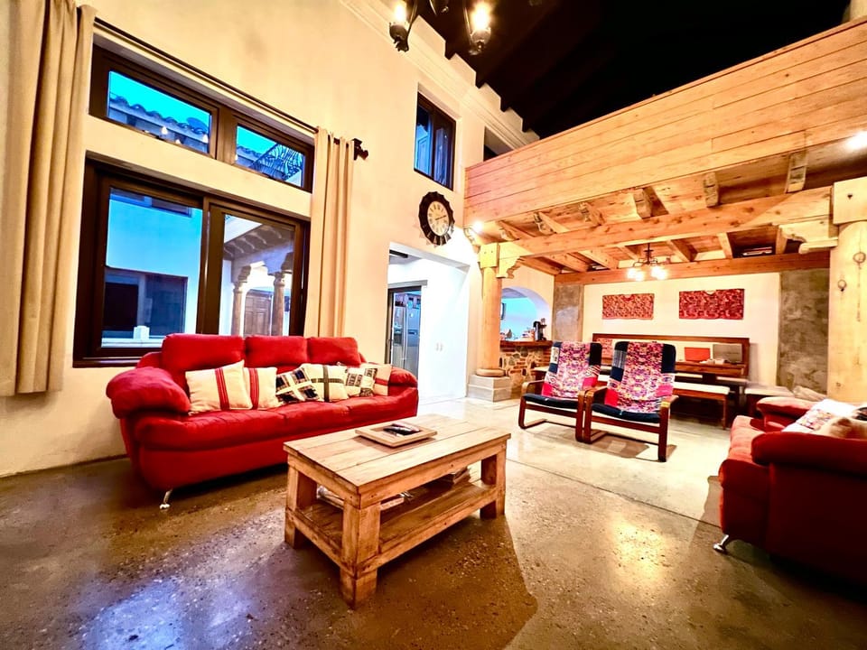 Living room, Seating area