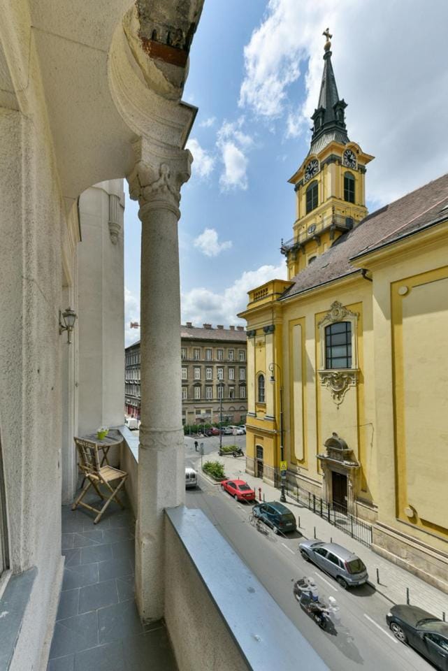Property building, Balcony/Terrace