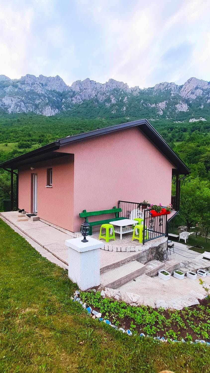 Privatni smještaj "Mratinje" Country House in Montenegro